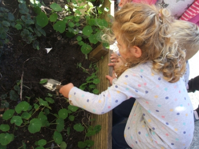 rydal-day-nursery-clevedon-child-gardening