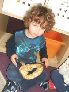 rydal-day-nursery-clevedon-child-snake-1
