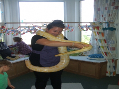 rydal-day-nursery-snake-visiting